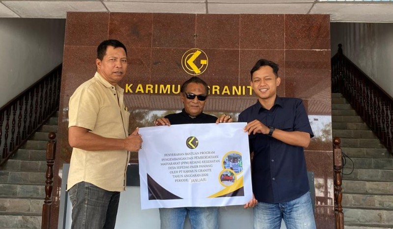 Serahkan Bantuan Program PPM Periode Desember 2025, Bentuk Komitment PT Karimun Granite Laksanakan Kewajiban Selama Tahun 2025
