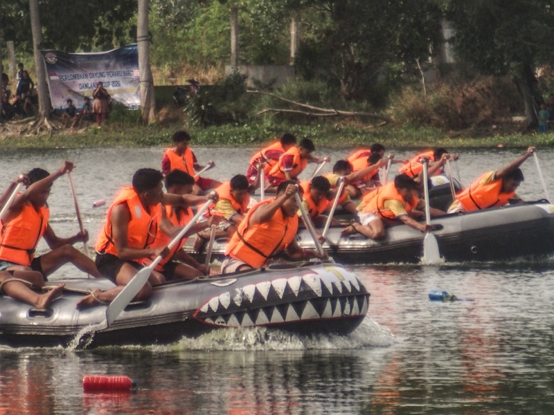 Lomba Dayung Perahu Karet Danlanal Karimun Cup 2026 Perdana 